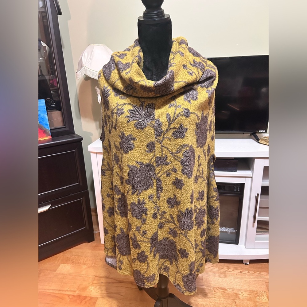 Floral Yellow and Gray Poncho